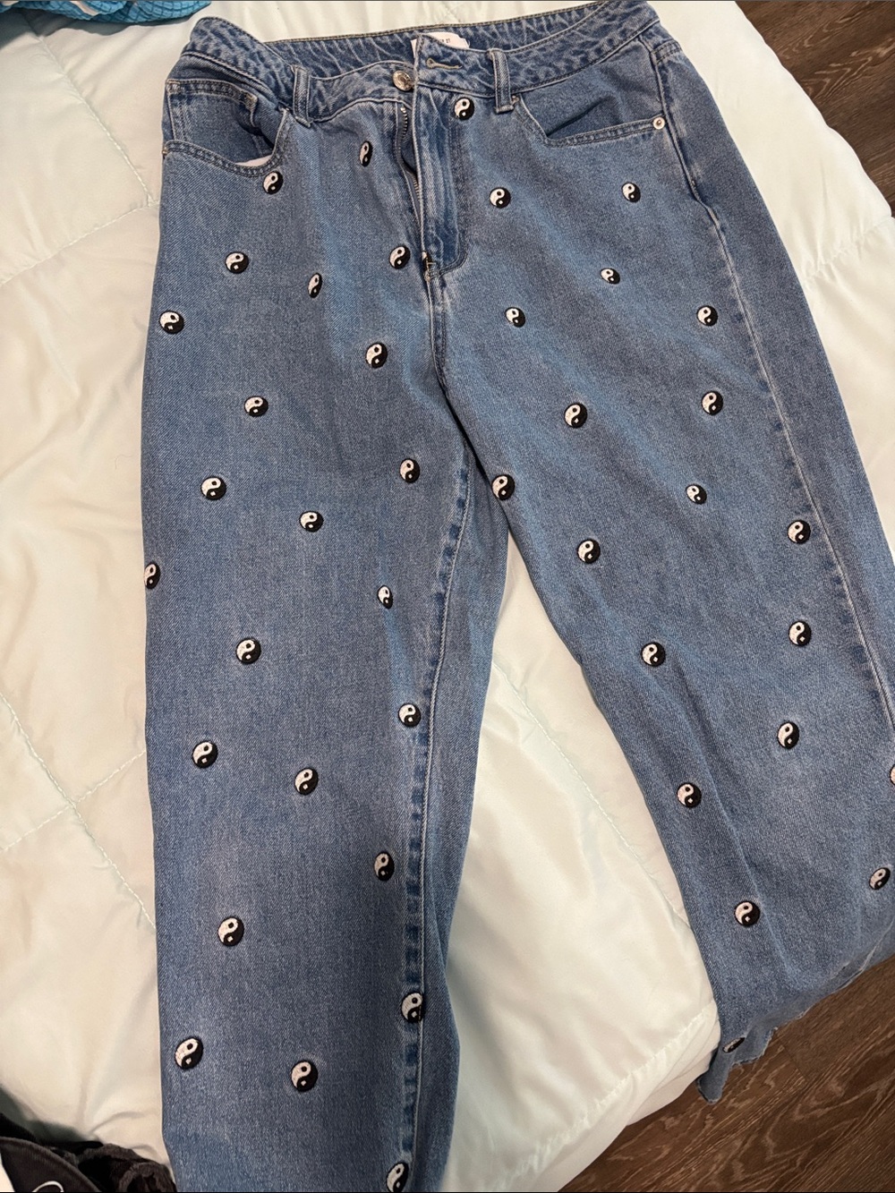 Forever 21 Blue Straight Leg Jeans with Yin Yang Embroidery